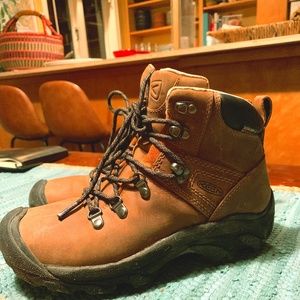 Keen Pyrenees Hiking Boots